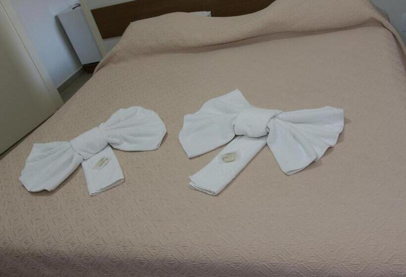 غرفة بريميوم رباعية, Fernandao