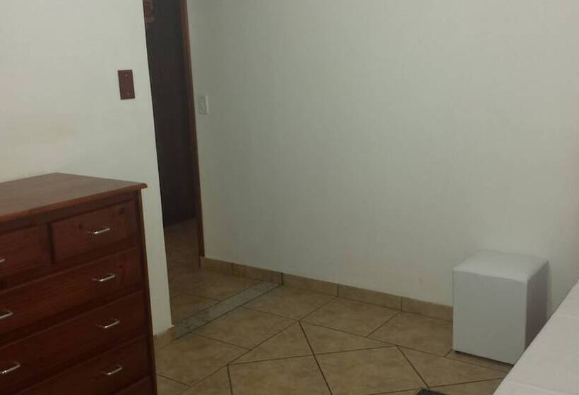 Quarto Estandar Individual, Pousada Sognares