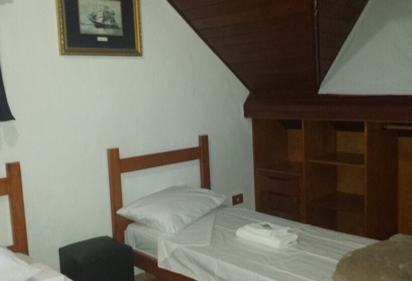 バス共有のスタンダードルーム, Pousada Sognares