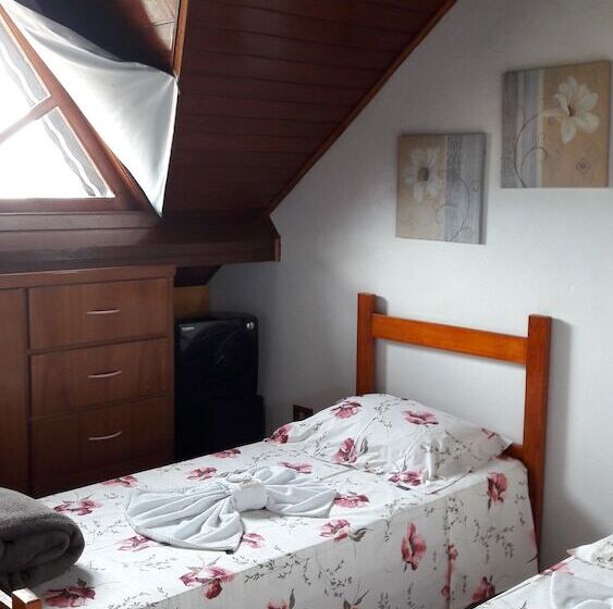 Quarto Estandar Banheiro Compartilhado, Pousada Sognares