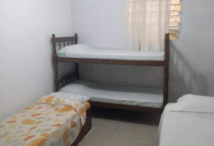 Номер Стандарт Четырехместный Совместный Санузел, Beira Mar Hostel