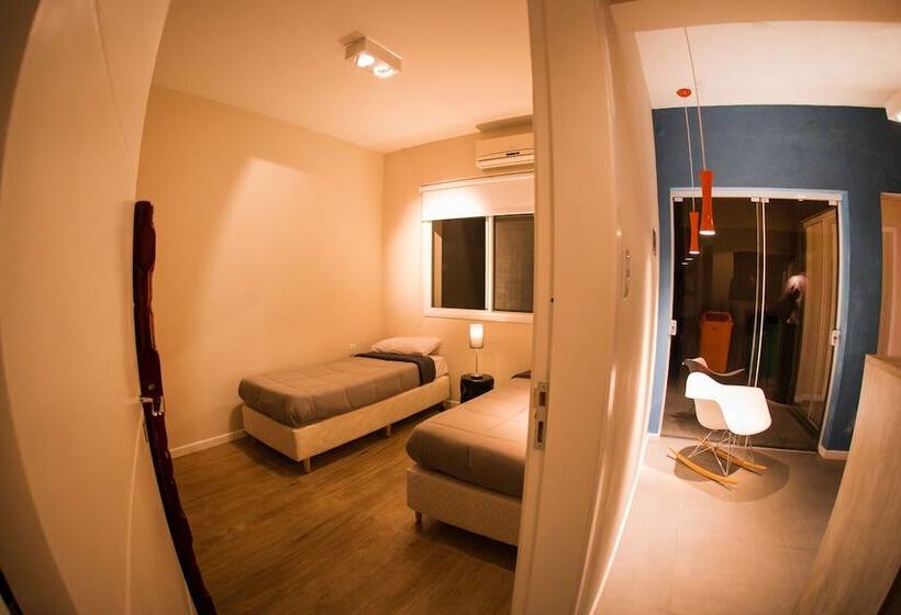 חדר סטנדרט לארבעה, Hello Hostel Pelotas