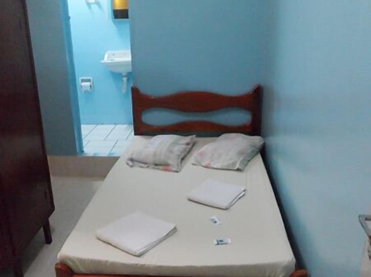 标准单人间, Avenida