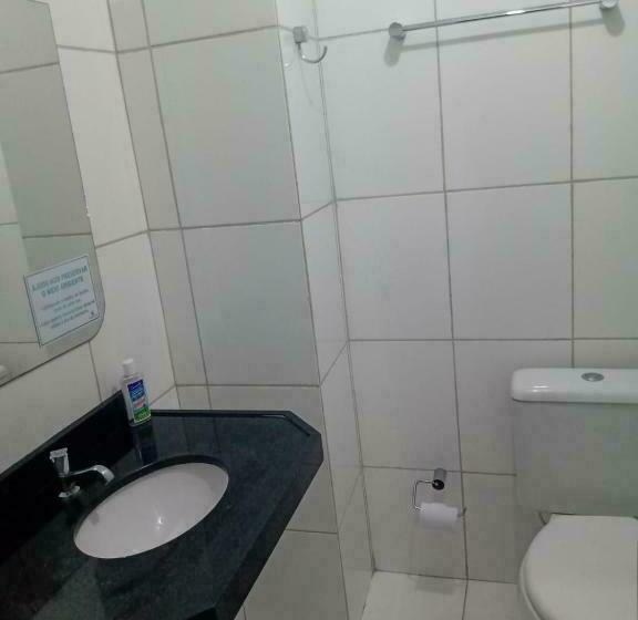 غرفة إقتصادية فردية, Borges