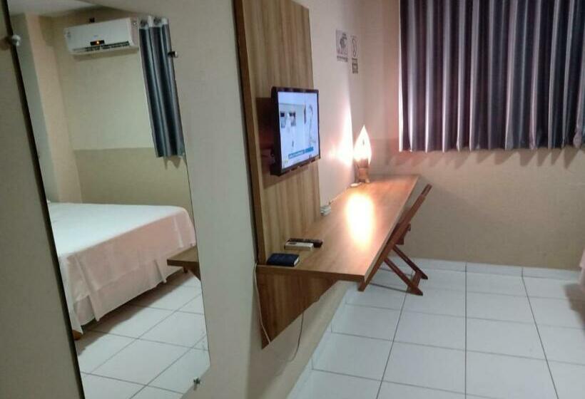 غرفة إقتصادية فردية, Borges