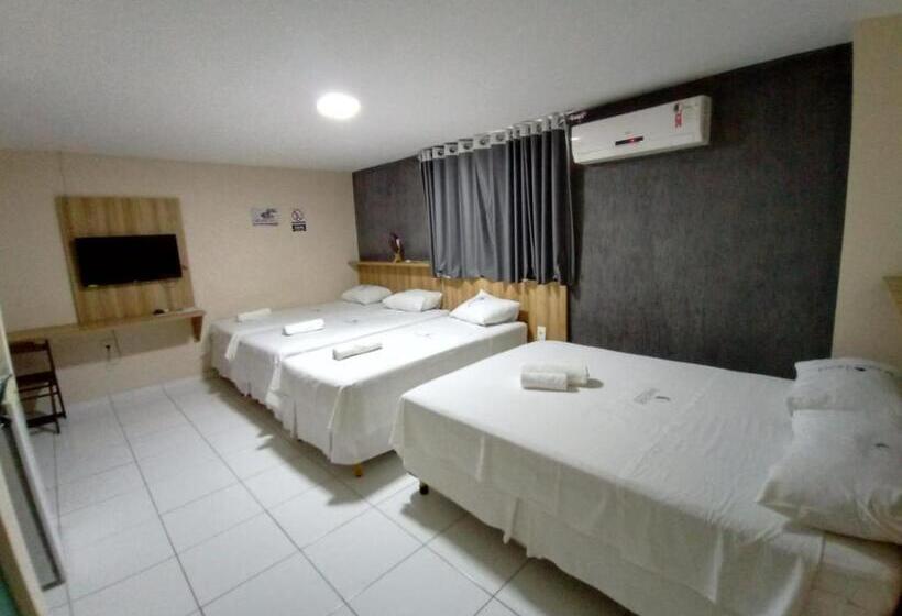 غرفة عائلية, Borges