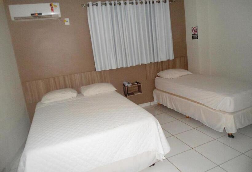 غرفة عائلية, Borges