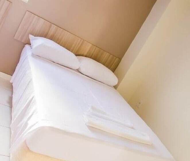 غرفة قياسية, Borges