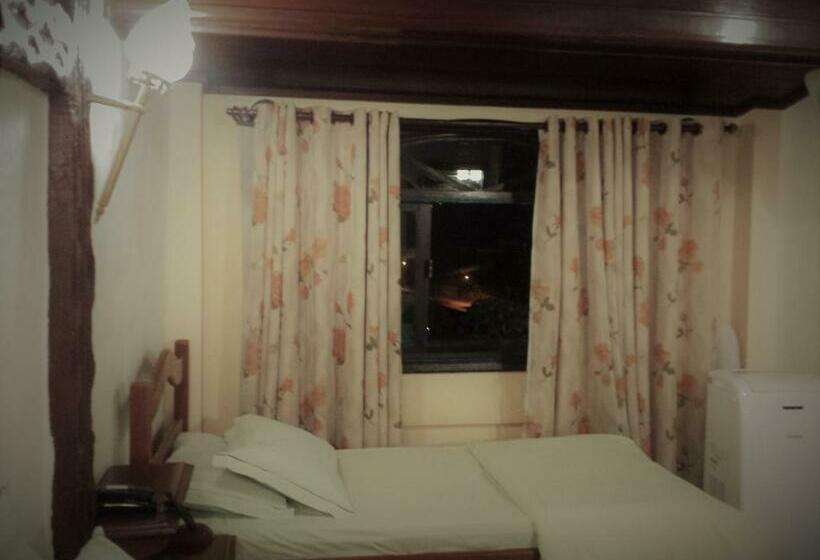 基本三人间, Gallardin Palace