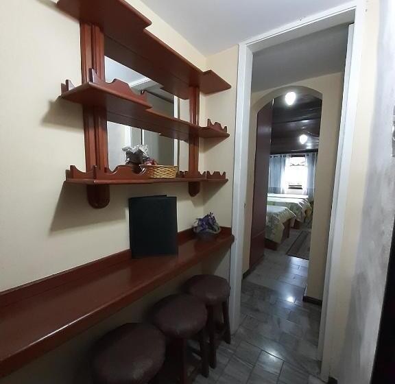 基本三人间, Gallardin Palace