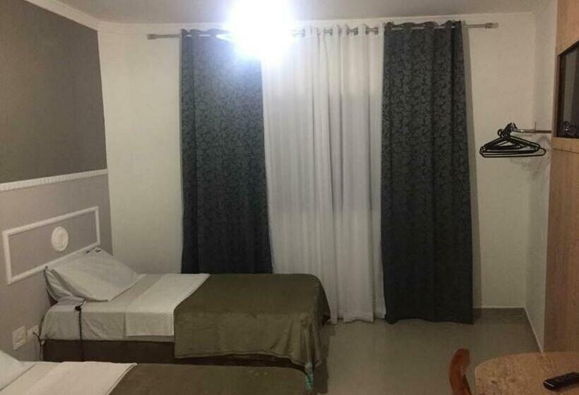 غرفة قياسية رباعية, Internacional Guarulhos