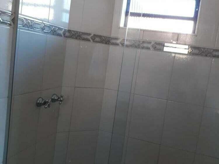 スタンダードルーム, Imigrantes