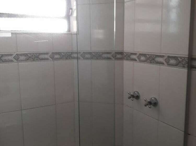 スタンダードルーム, Imigrantes