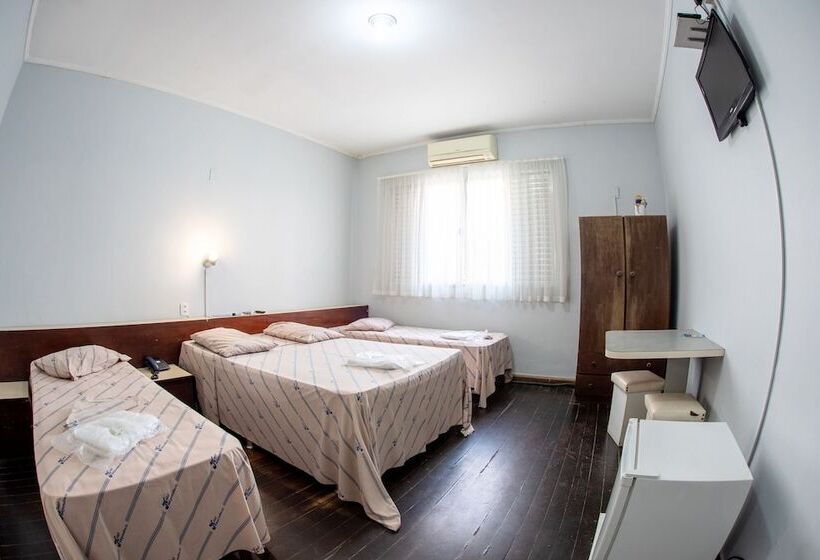 חדר סטנדרט לארבעה, Independência