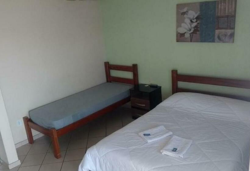 חדר סטנדרט לשלושה, Orla De Araruama