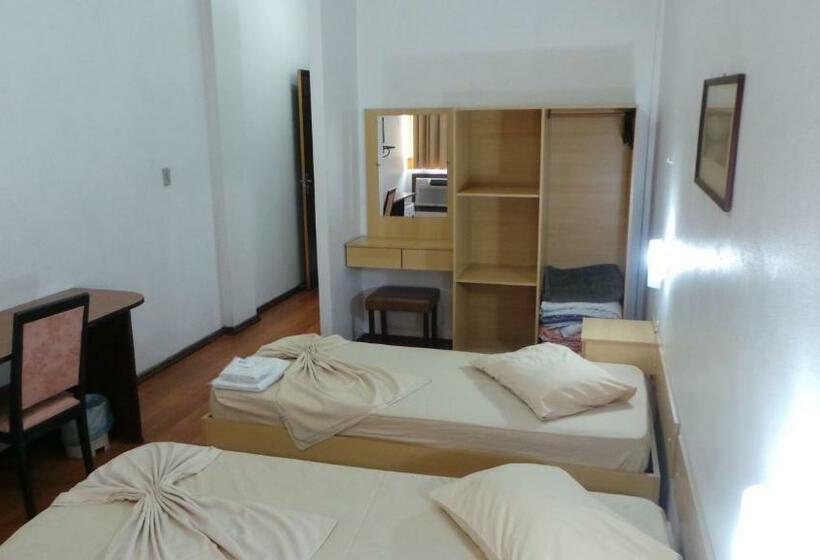 Quarto Triplo Estandar, St. John