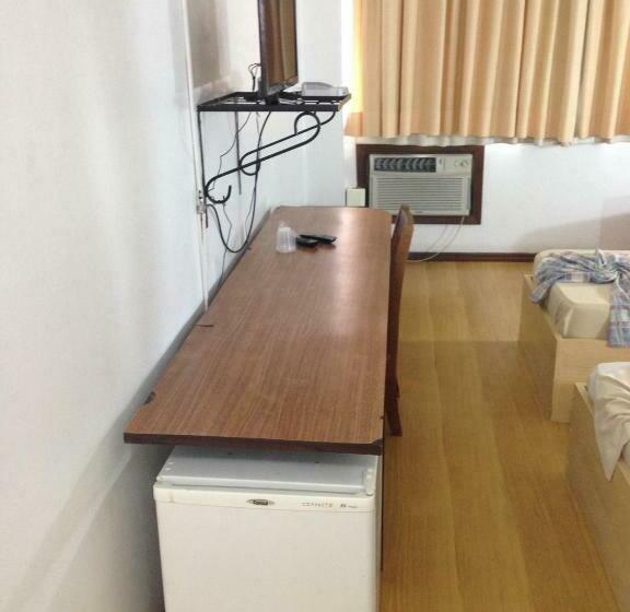 四人豪华间, St. John