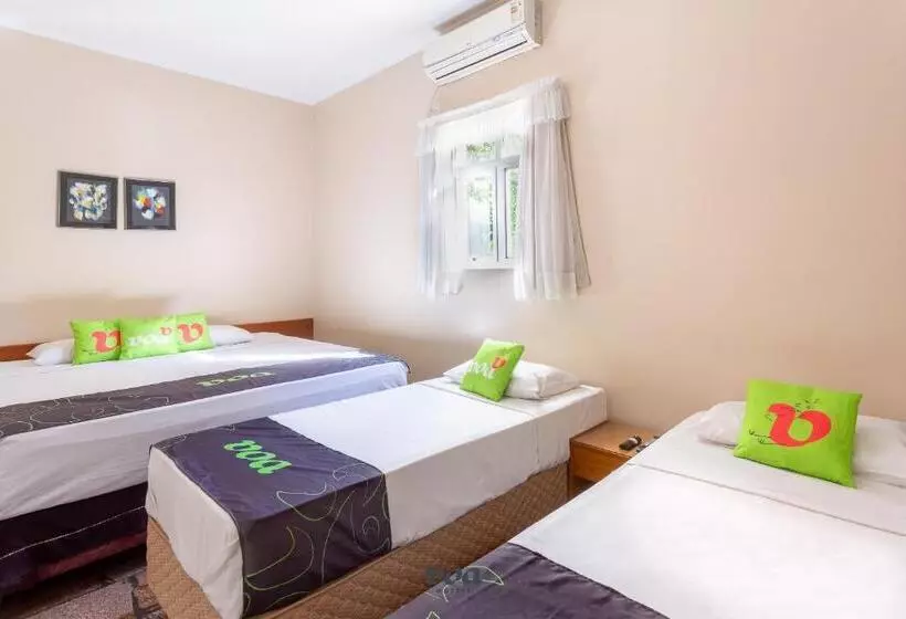 Standard Neljän Hengen Huone, Pousada água Eterna Próximo Ao Museu De Cera, Hot Beach E Thermas Dos Laranjais By Up