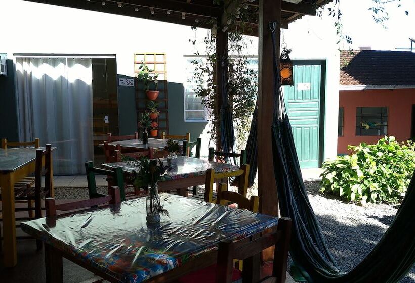 סוויטה, Joinville Hostel & Pousada