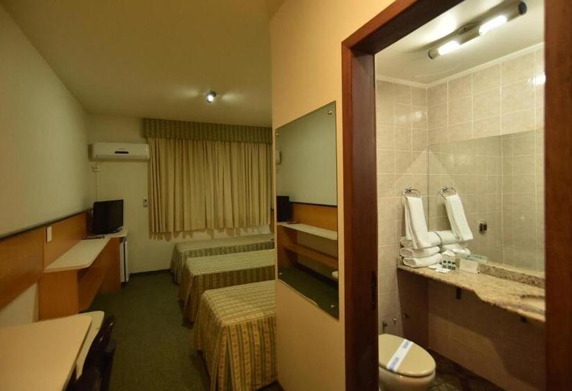 豪华三人间, Park Hotel Morotin