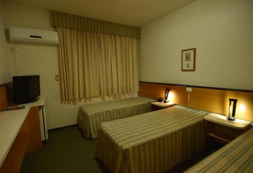 豪华三人间, Park Hotel Morotin