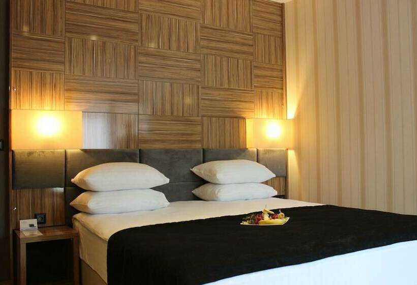 اتاق استاندارد یک نفره, Neba Royal