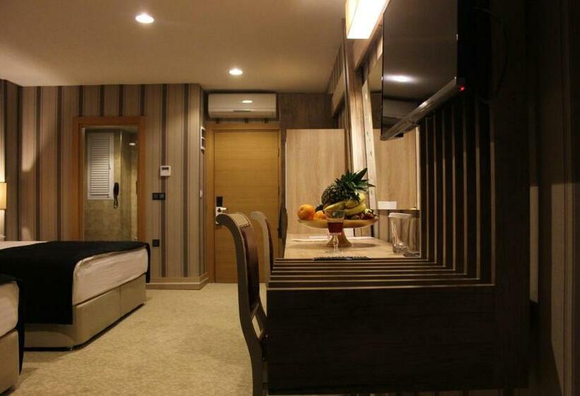 اتاق استاندارد سه نفره, Neba Royal