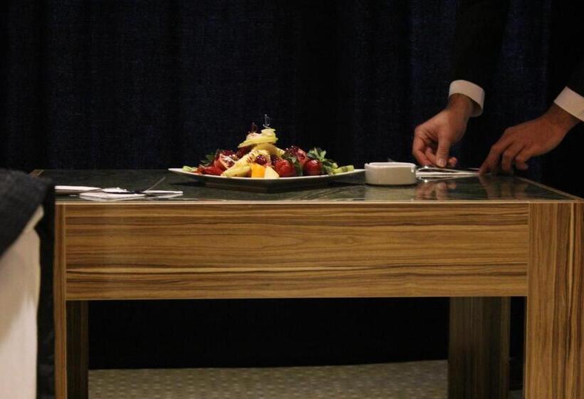 سوییت جونیور لوکس, Neba Royal