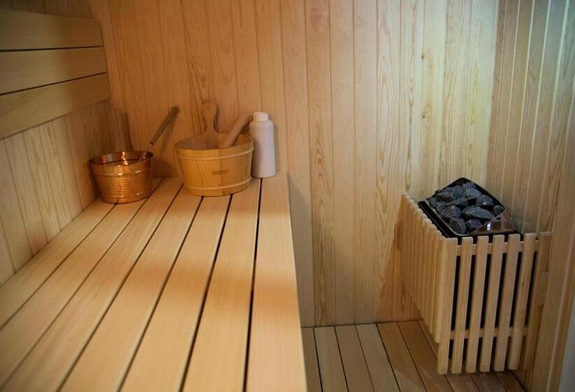 سوئیت با تخت بزرگ, Neba Royal