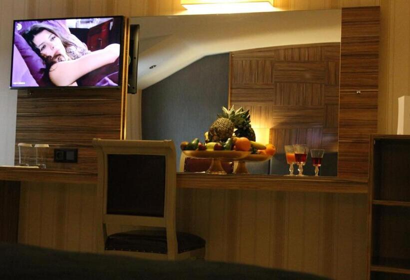 اتاق استاندارد با تراس, Neba Royal