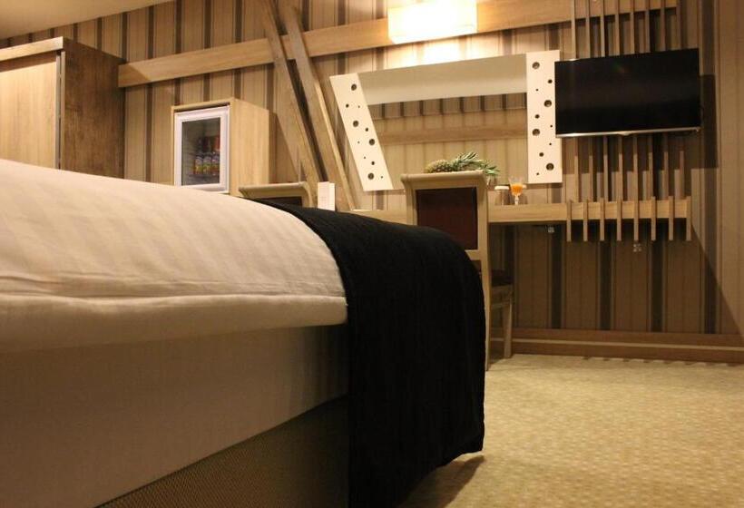 اتاق استاندارد برای معلولان, Neba Royal