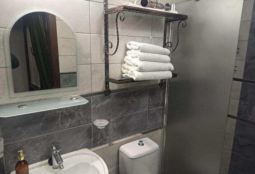 חדר משפחתי, Ena Serenity Boutique