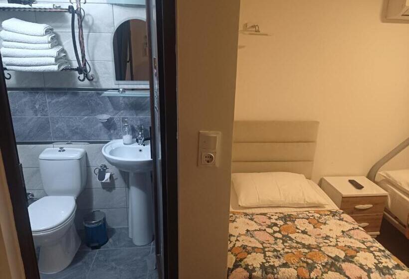 חדר משפחתי, Ena Serenity Boutique