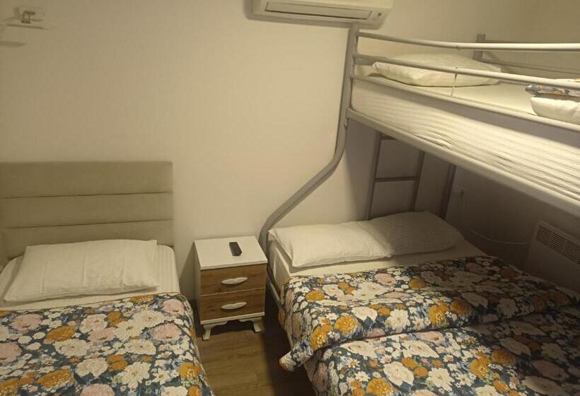 חדר משפחתי, Ena Serenity Boutique