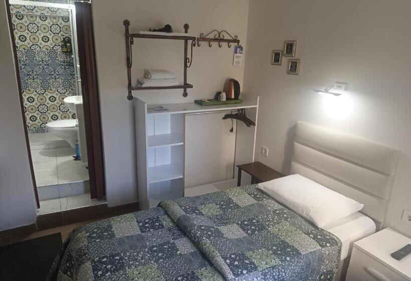 חדר אקונומי, Ena Serenity Boutique