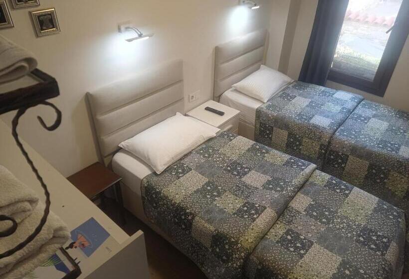 חדר אקונומי, Ena Serenity Boutique