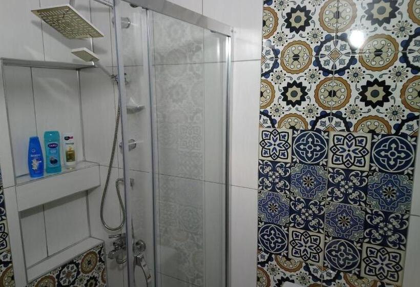 חדר דלוקס לשלושה, Ena Serenity Boutique