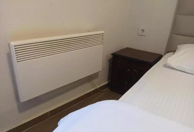 Deluxe Kolmen Hengen Huone, Ena Serenity Boutique