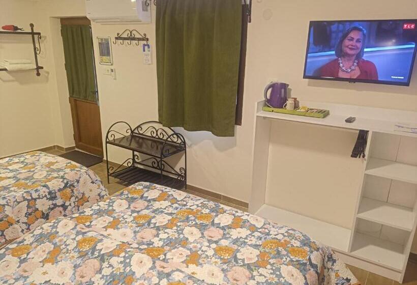 חדר דלוקס לשלושה, Ena Serenity Boutique