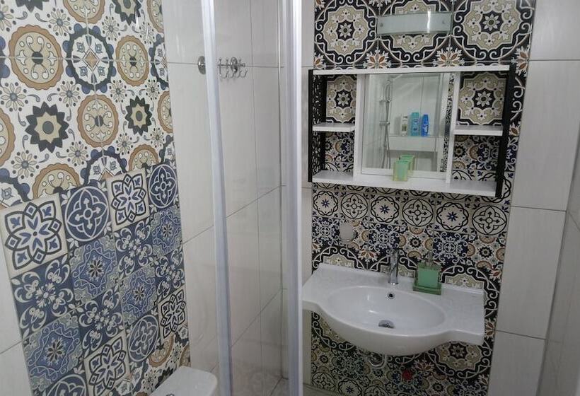 חדר קומפורט לשלושה, Ena Serenity Boutique