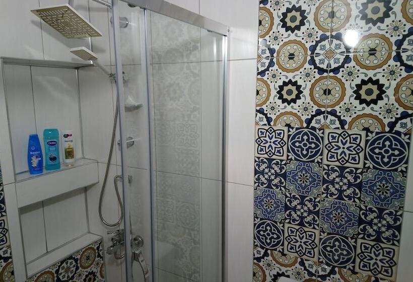 חדר קומפורט לשלושה, Ena Serenity Boutique