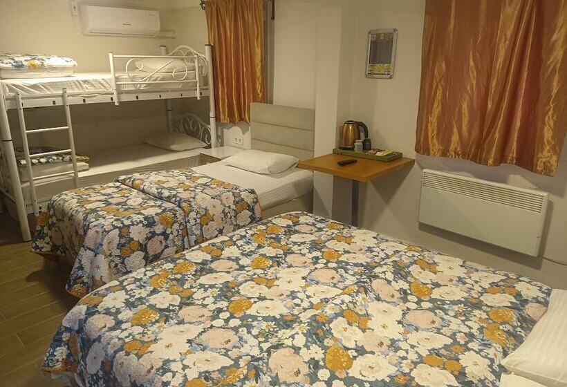 חדר משפחתי, Ena Serenity Boutique