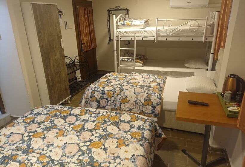 חדר משפחתי, Ena Serenity Boutique