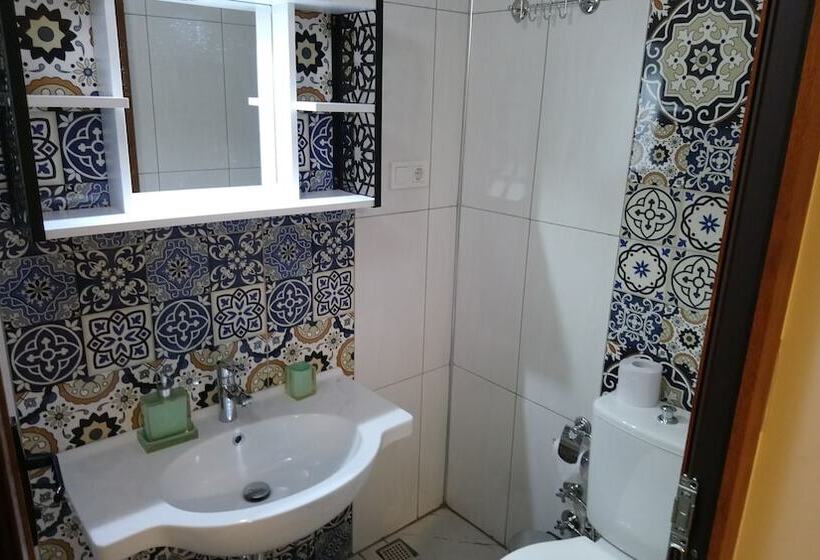 חדר משפחתי, Ena Serenity Boutique