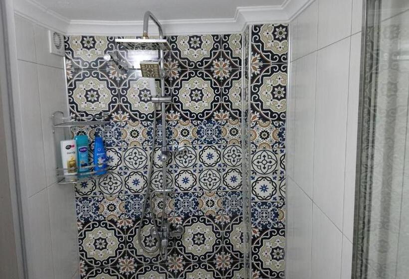 חדר משפחתי, Ena Serenity Boutique