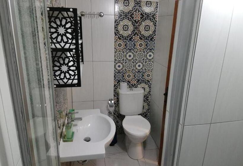 חדר משפחתי, Ena Serenity Boutique