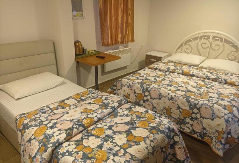 חדר משפחתי, Ena Serenity Boutique