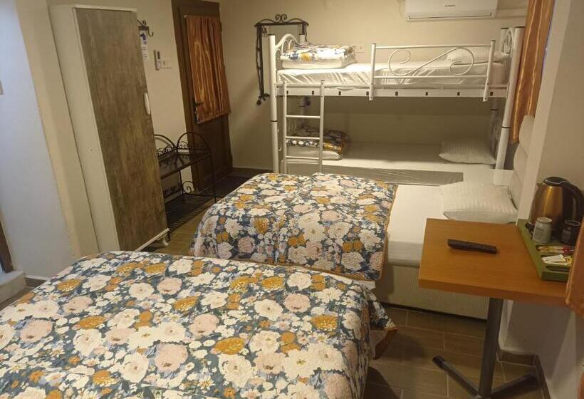 חדר משפחתי, Ena Serenity Boutique