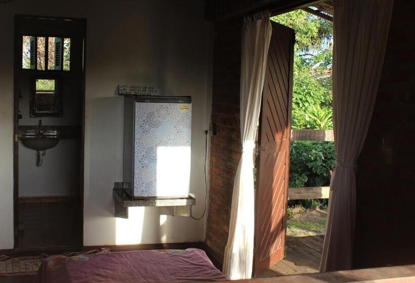 سوییت با چشم‌انداز دریا, Hostel Do Ceu