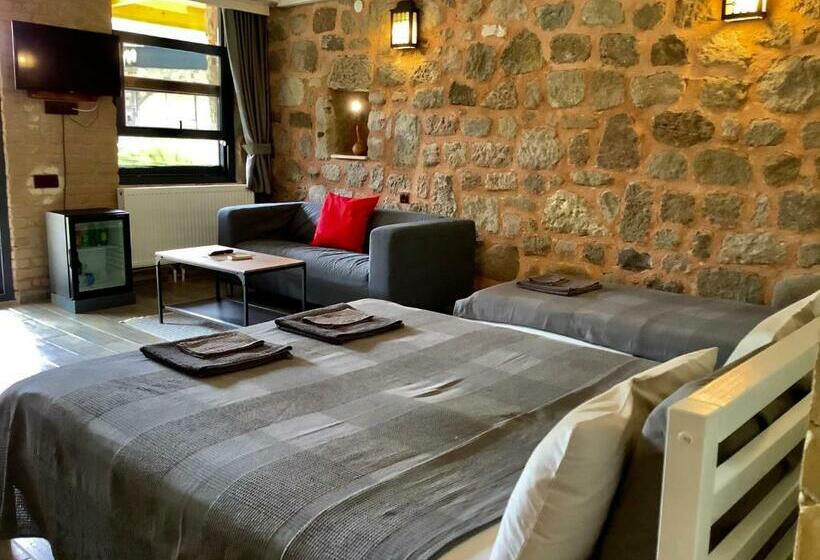 غرفة ديلوكس مطلّة علي الحديقة, Attalos Suites